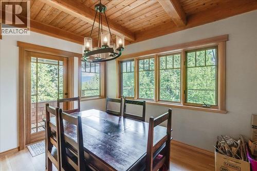 3630 Mountain View Road, Bonnington, BC - Indoor Photo Showing Dining Room