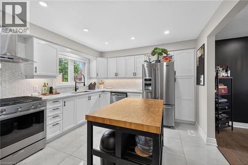 1 Sandringham Avenue, Hamilton, ON - Indoor Photo Showing Kitchen