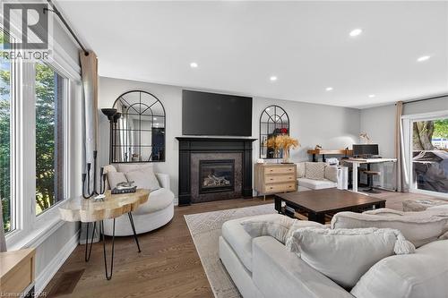 1 Sandringham Avenue, Hamilton, ON - Indoor Photo Showing Living Room With Fireplace