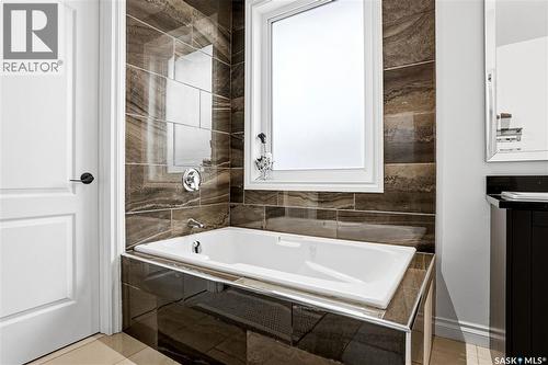 4714 E Green Apple Drive, Regina, SK - Indoor Photo Showing Bathroom