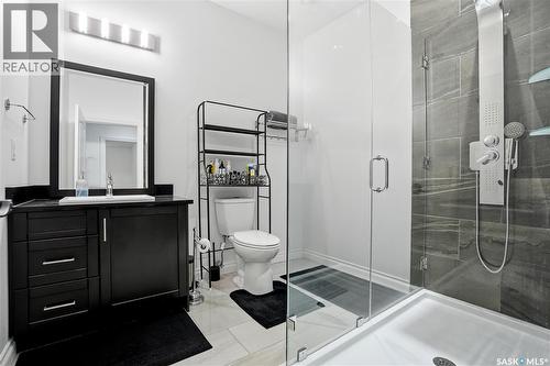 4714 E Green Apple Drive, Regina, SK - Indoor Photo Showing Bathroom