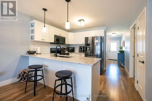 49 Mcintosh Crescent, Quinte West (Murray Ward), ON - Indoor Photo Showing Kitchen