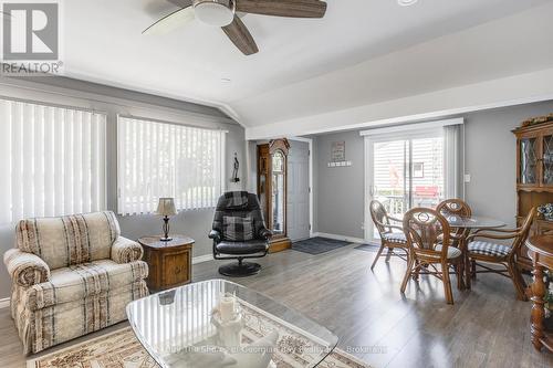 89 Andrew Drive, Tiny, ON - Indoor Photo Showing Living Room