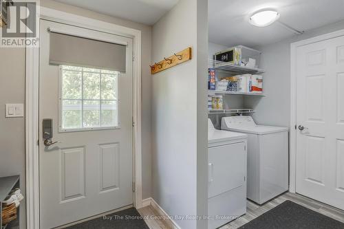 89 Andrew Drive, Tiny, ON - Indoor Photo Showing Laundry Room