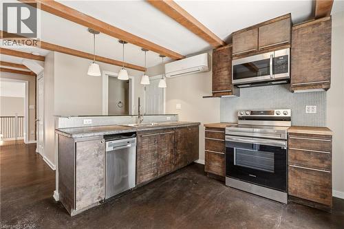 192 Catharine Street S, Hamilton, ON - Indoor Photo Showing Kitchen