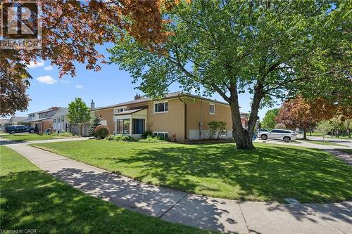 Brick exterior property featuring a prominent bay window - 47 Oakhurst Crescent, Kitchener, ON - Outdoor