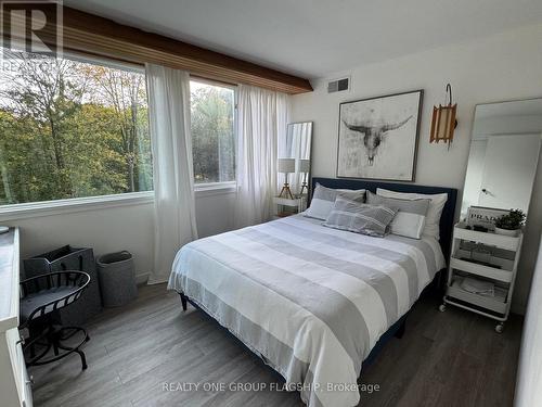 1379 Clarkson Road N, Mississauga, ON - Indoor Photo Showing Bedroom