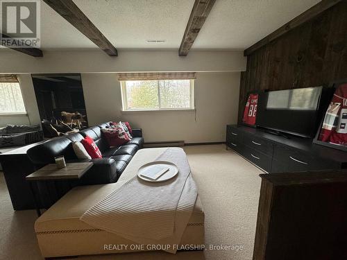 Rec Room - 1379 Clarkson Road N, Mississauga, ON - Indoor