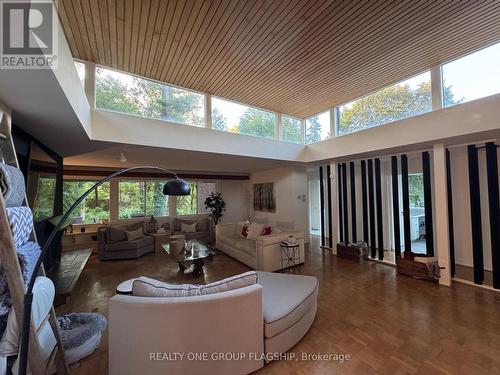 1379 Clarkson Road N, Mississauga, ON - Indoor