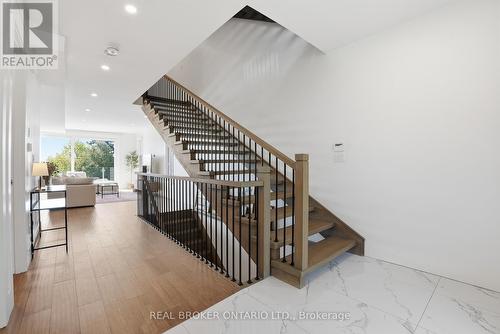 17 Maple Trail, Puslinch, ON - Indoor Photo Showing Other Room