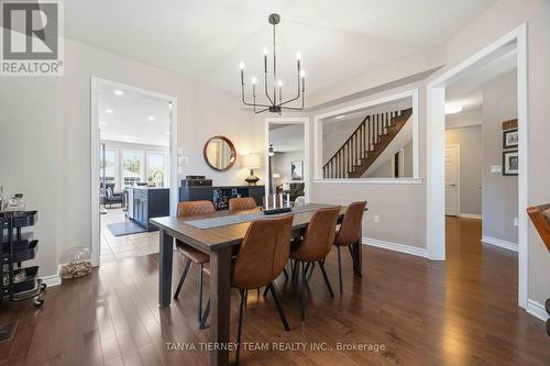 303 Cachet Boulevard, Whitby, ON - Indoor Photo Showing Dining Room