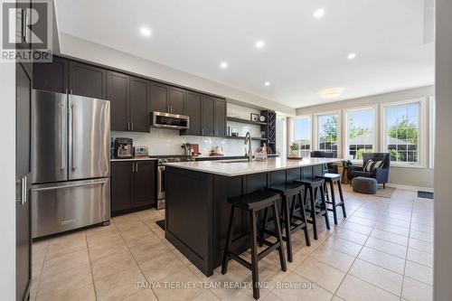 303 Cachet Boulevard, Whitby, ON - Indoor Photo Showing Kitchen With Stainless Steel Kitchen With Upgraded Kitchen