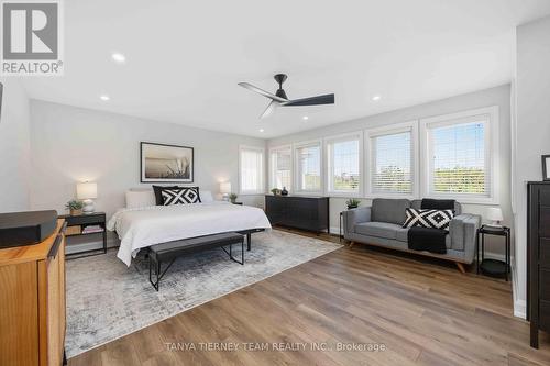 303 Cachet Boulevard, Whitby, ON - Indoor Photo Showing Bedroom