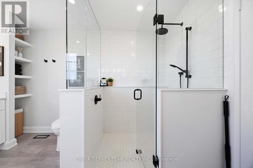303 Cachet Boulevard, Whitby, ON - Indoor