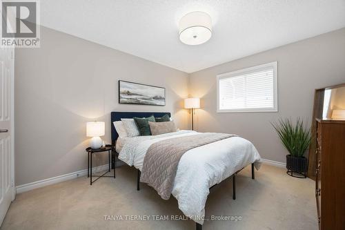 303 Cachet Boulevard, Whitby, ON - Indoor Photo Showing Bedroom