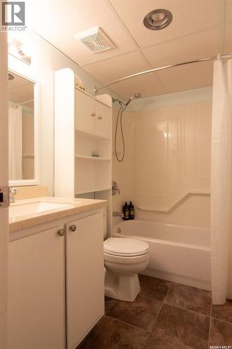 127 Devonshire Crescent, Saskatoon, SK - Indoor Photo Showing Bathroom