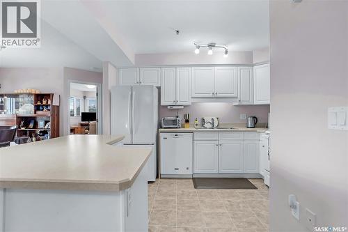 215 2213 Adelaide Street E, Saskatoon, SK - Indoor Photo Showing Kitchen