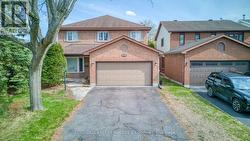 54 KEYS WAY  Ottawa, ON K1G 4M8