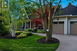 549 JEANETTE DRIVE Oakville (Wo West), ON L6K 1M9