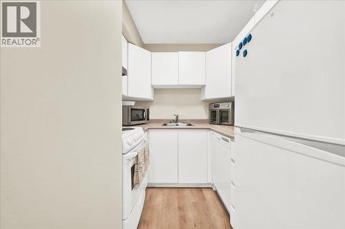 22337 Lougheed Highway, Maple Ridge, BC - Indoor