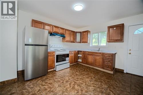 380 Chappell, Windsor, ON - Indoor Photo Showing Kitchen