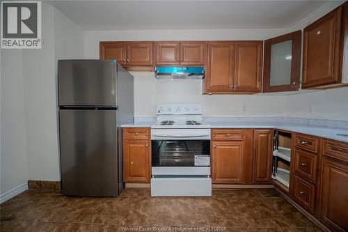 380 Chappell, Windsor, ON - Indoor Photo Showing Kitchen