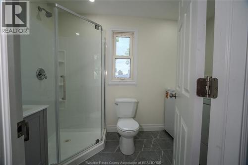 380 Chappell, Windsor, ON - Indoor Photo Showing Bathroom