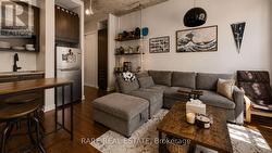 205 - 66 PORTLAND STREET Toronto, ON M5V 2M6