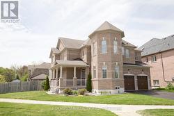 4 BERKWOOD HOLLOW Brampton, ON L6Y 0X6