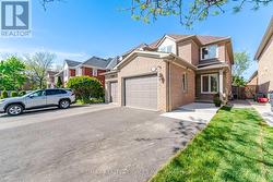3229 FANLEAF DRIVE  Mississauga, ON L5N 7C8