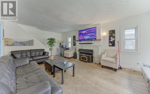 8 Marshall Street, Waterloo, ON - Indoor Photo Showing Living Room With Fireplace