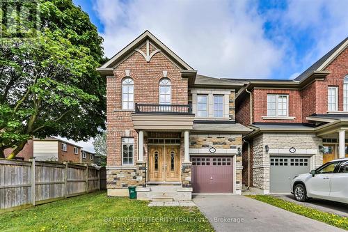 16 COVENTRY COURT  Richmond Hill, ON L4C 0X1