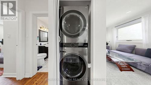 46 Collins Crescent, Aurora, ON - Indoor Photo Showing Laundry Room