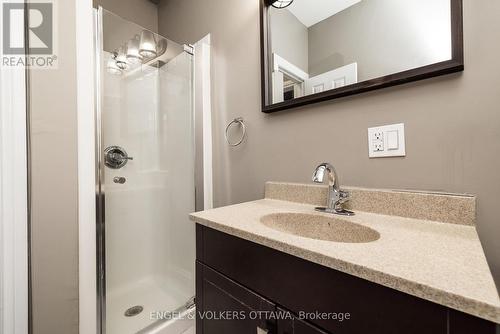 84 Second Avenue, Ottawa, ON - Indoor Photo Showing Bathroom