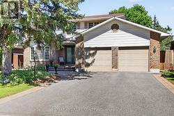 11 MANCIL DRIVE Ottawa, ON K2J 2K5