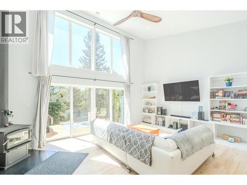 6282 Hillside Drive, Forest Grove, BC - Indoor