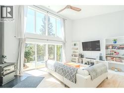6282 HILLSIDE DRIVE Forest Grove, BC V0K 1M0
