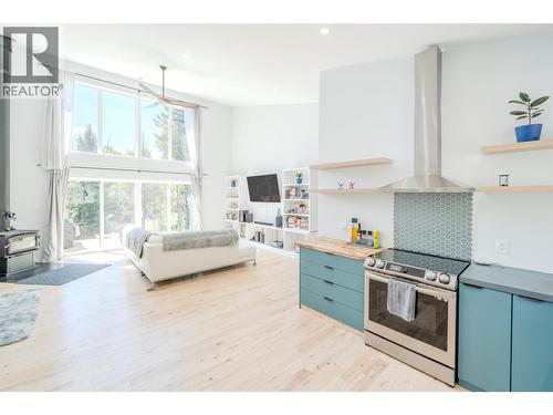6282 Hillside Drive, Forest Grove, BC - Indoor Photo Showing Kitchen