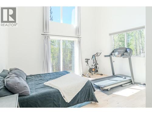 6282 Hillside Drive, Forest Grove, BC - Indoor Photo Showing Gym Room