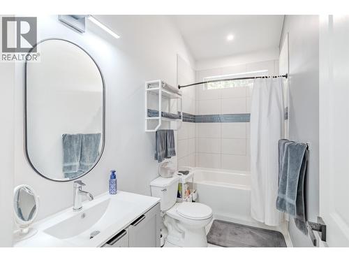 6282 Hillside Drive, Forest Grove, BC - Indoor Photo Showing Bathroom