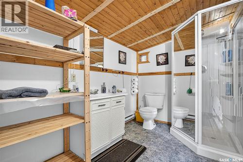 417 Daniel Drive, Buffalo Pound Lake, SK - Indoor Photo Showing Bathroom