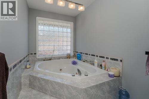 3022 Christopher Crescent, Prince George, BC - Indoor Photo Showing Bathroom