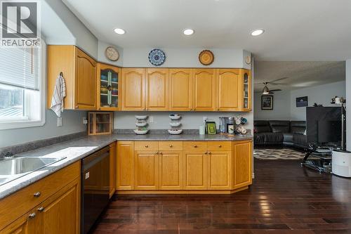 3022 Christopher Crescent, Prince George, BC - Indoor Photo Showing Kitchen