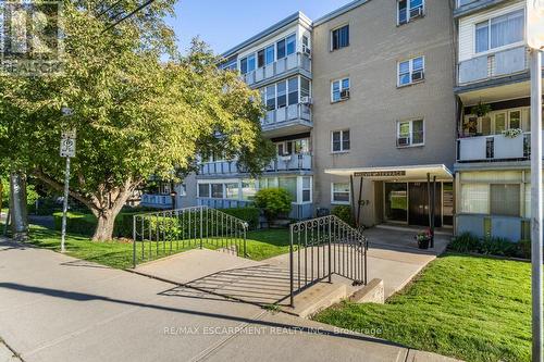 404 - 107 ST. JOSEPH'S DRIVE  Hamilton, ON L8N 2G1