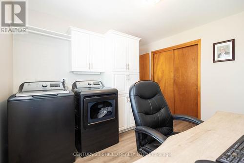 1107 Grand Avenue, Cornwall, ON - Indoor Photo Showing Laundry Room
