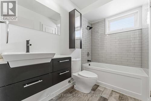 981 Barwell Avenue, Ottawa, ON - Indoor Photo Showing Bathroom