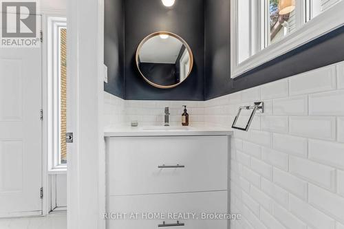 981 Barwell Avenue, Ottawa, ON - Indoor Photo Showing Bathroom