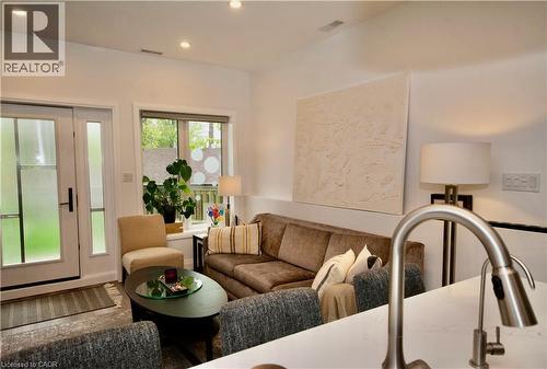 86 Hearth Crescent, Kitchener, ON - Indoor Photo Showing Living Room