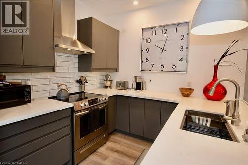 86 Hearth Crescent, Kitchener, ON - Indoor Photo Showing Kitchen