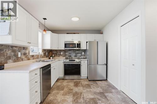 49 203 Herold Terrace, Saskatoon, SK - Indoor Photo Showing Kitchen With Double Sink